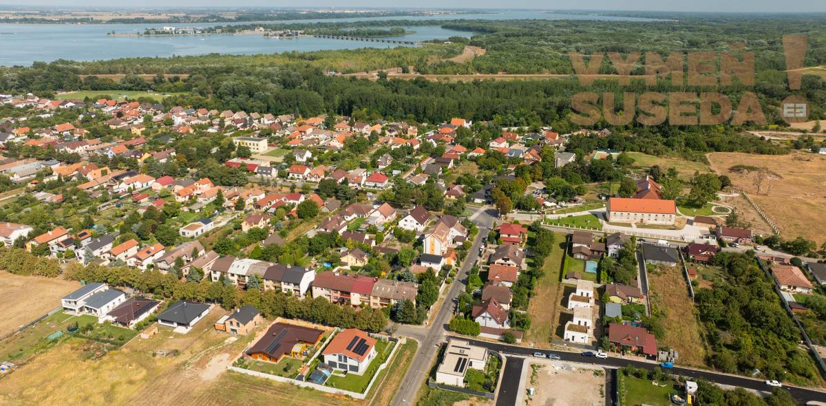 VYMEŇ SUSEDA! - Nezmeškajte príležitosť! Jeden z domov už je rezervovaný! 4izb. RD - ČUNOVO