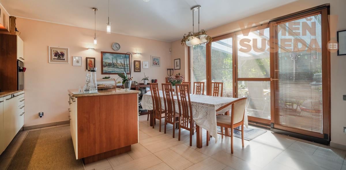 VYMEŇ SUSEDA! – PONÚKAME NA PREDAJ VÝNIMOČNÝ 5 IZBOVÝ RODINNÝ DOM, STUPAVA