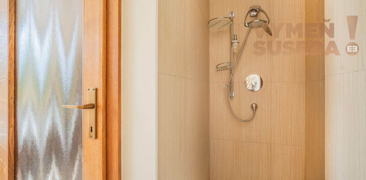 VYMEŇ SUSEDA! – PONÚKAME NA PREDAJ VÝNIMOČNÝ 5 IZBOVÝ RODINNÝ DOM, STUPAVA