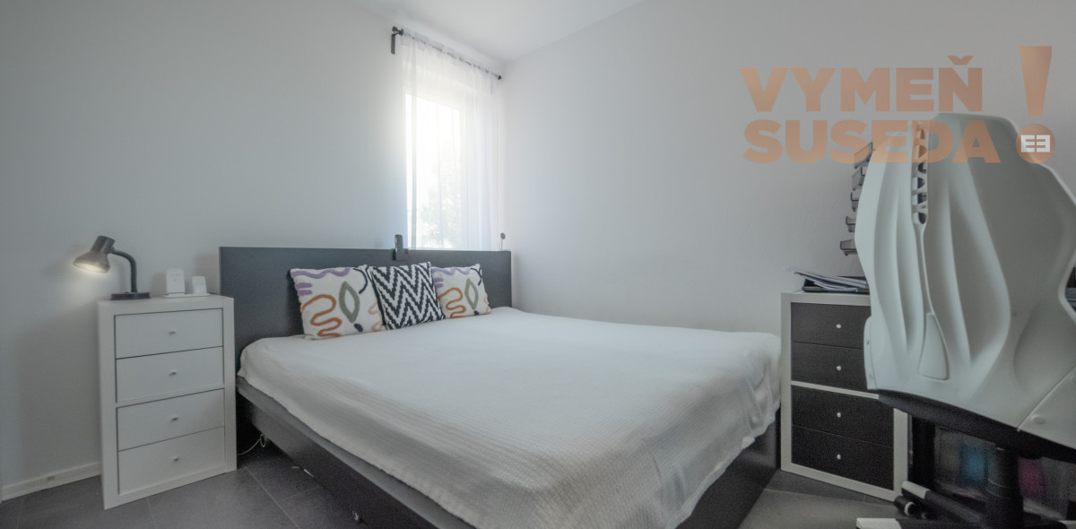 VYMEŇ SUSEDA! - VÝNIMOČNÝ VELKOMETRÁŽNY 3 IZB. BYT 131.00 m2, S DVOMA TERASAMI, VYHĽADÁVANÁ LOKALITA, BA IV, DÚBRAVKA