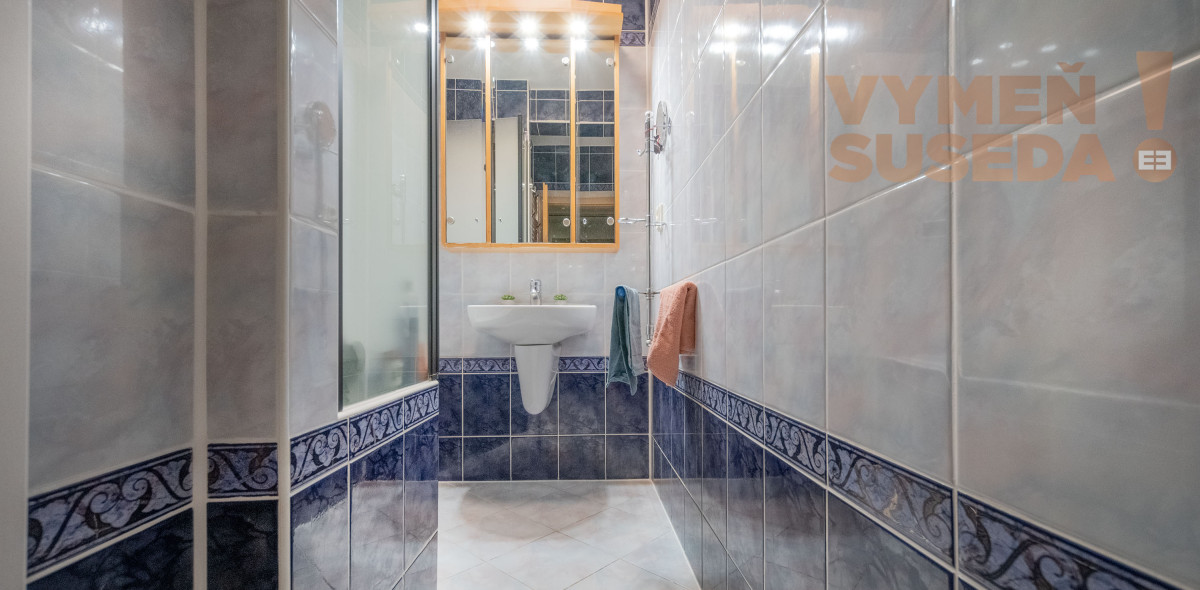 VYMEŇ SUSEDA! - VÝNIMOČNÝ VELKOMETRÁŽNY 3 IZB. BYT 131.00 m2, S DVOMA TERASAMI, VYHĽADÁVANÁ LOKALITA, BA IV, DÚBRAVKA