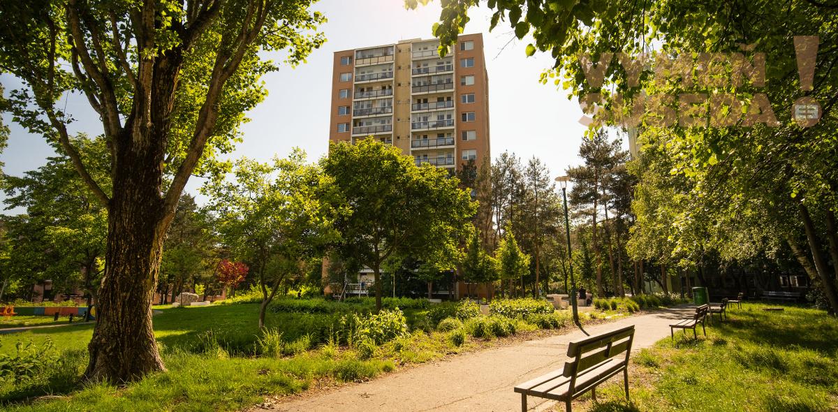 PREDANÉ - VÝNIMOČNÝ 3 IZB. BYT S PRIESTRANOU LOGGIOU, VYHĽADÁVANÁ LOKALITA, BA IV, PÚPAVOVA ul., KARLOVÁ VES