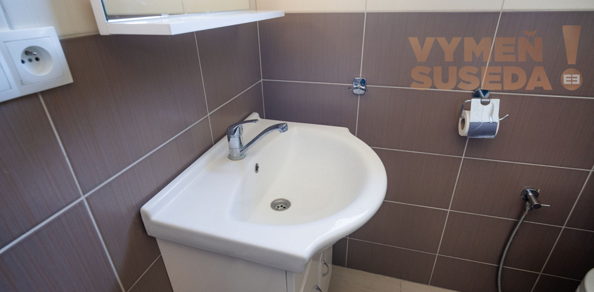 VYMEŇ SUSEDA! – VÝNIMOČNÁ NEHNUTELNOST pri Jazere v GOLF RESORT PENATI