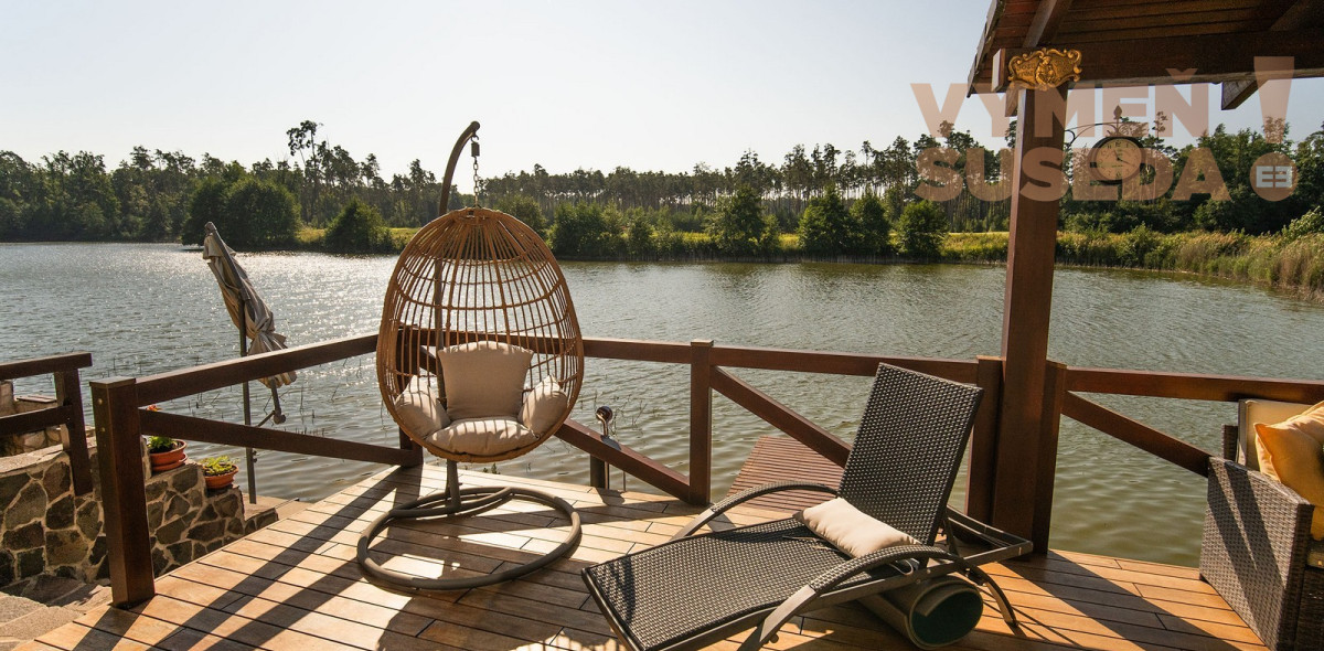 VYMEŇ SUSEDA! – VÝNIMOČNÁ NEHNUTELNOST pri Jazere v GOLF RESORT PENATI