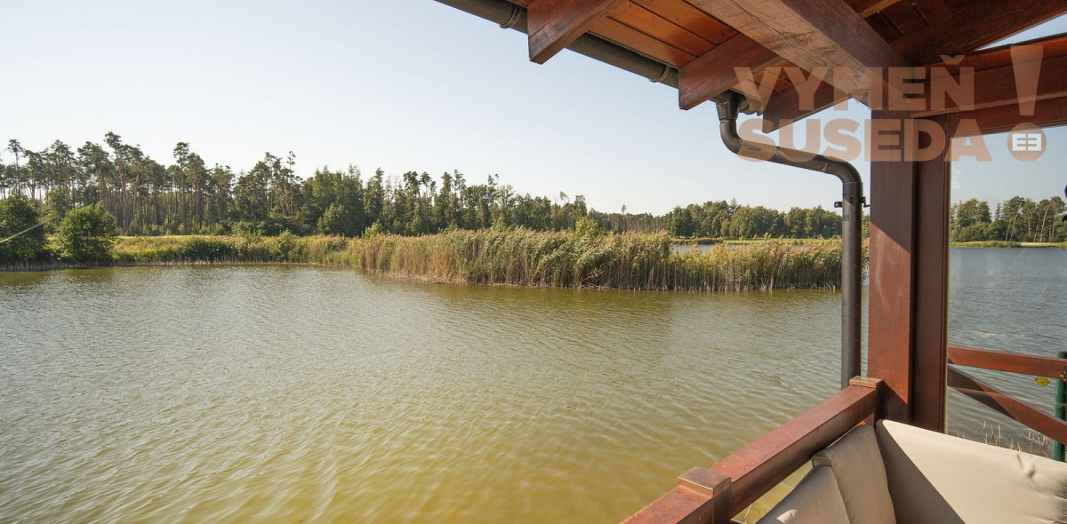 VYMEŇ SUSEDA! – VÝNIMOČNÁ NEHNUTELNOST pri Jazere v GOLF RESORT PENATI