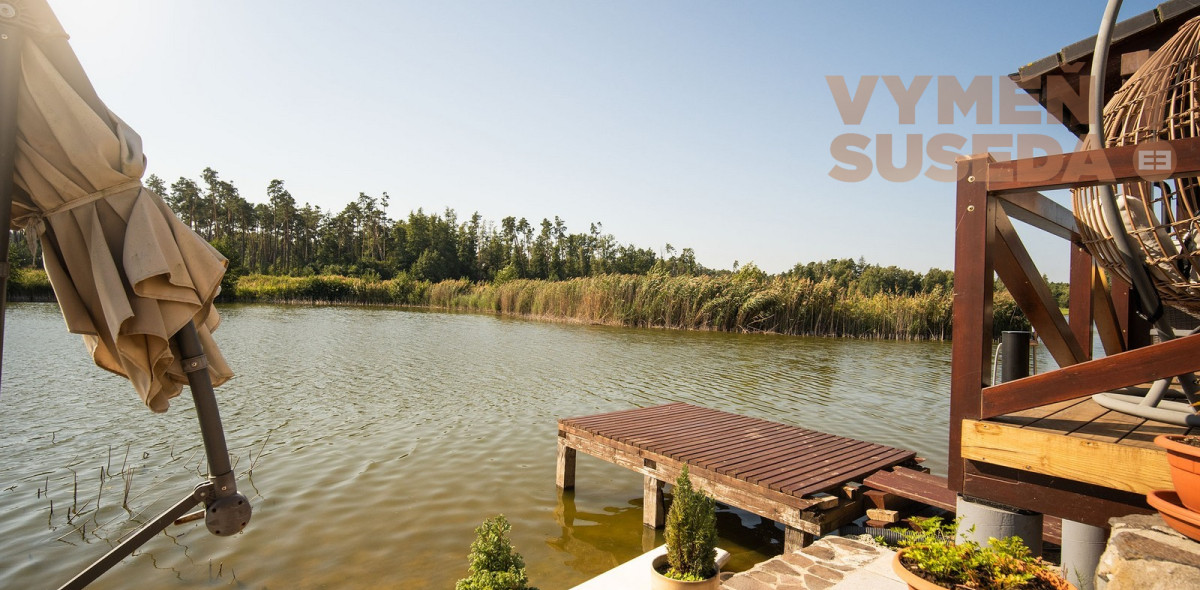 VYMEŇ SUSEDA! – VÝNIMOČNÁ NEHNUTELNOST pri Jazere v GOLF RESORT PENATI