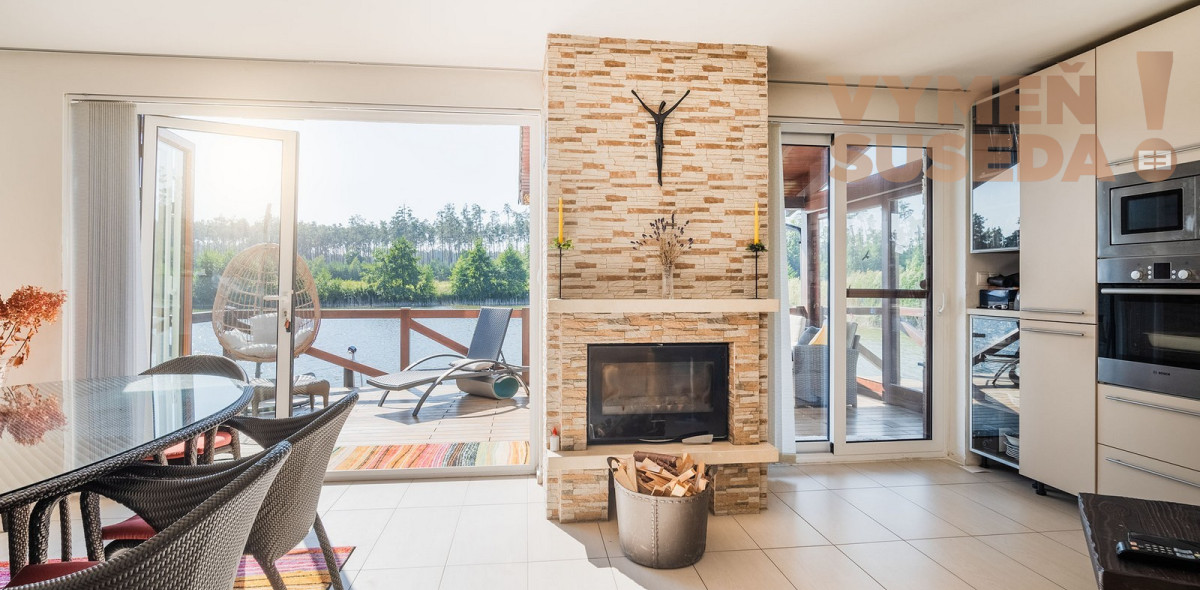 VYMEŇ SUSEDA! – VÝNIMOČNÁ NEHNUTELNOST pri Jazere v GOLF RESORT PENATI