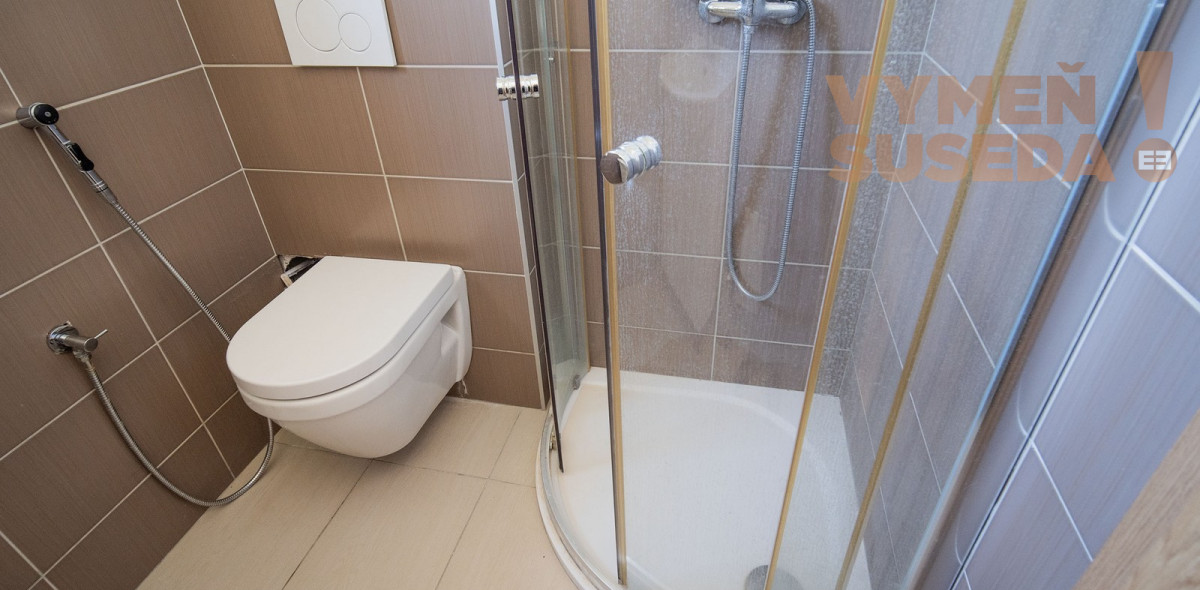 VYMEŇ SUSEDA! – VÝNIMOČNÁ NEHNUTELNOST pri Jazere v GOLF RESORT PENATI