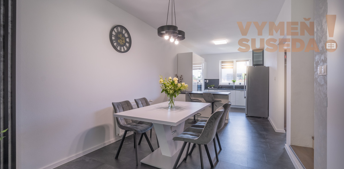 PREDANÉ! – SAMOSTATNÝ 4 IZB. RODINNÝ DOM S KRÁSNYM POZEMKOM, HVIEZDOSLAVOV