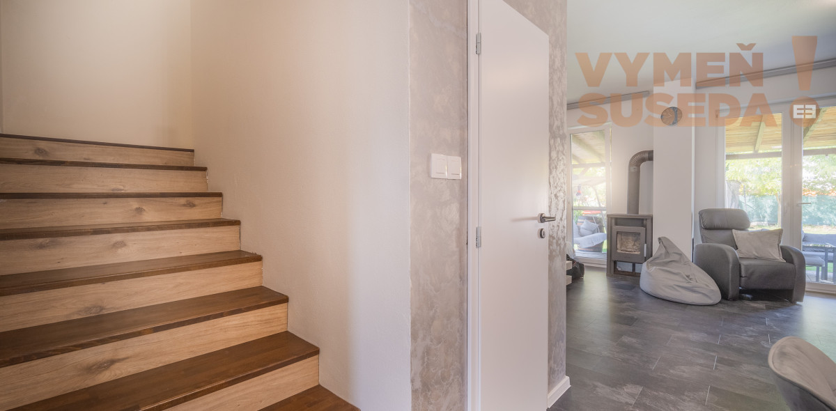 PREDANÉ! – SAMOSTATNÝ 4 IZB. RODINNÝ DOM S KRÁSNYM POZEMKOM, HVIEZDOSLAVOV