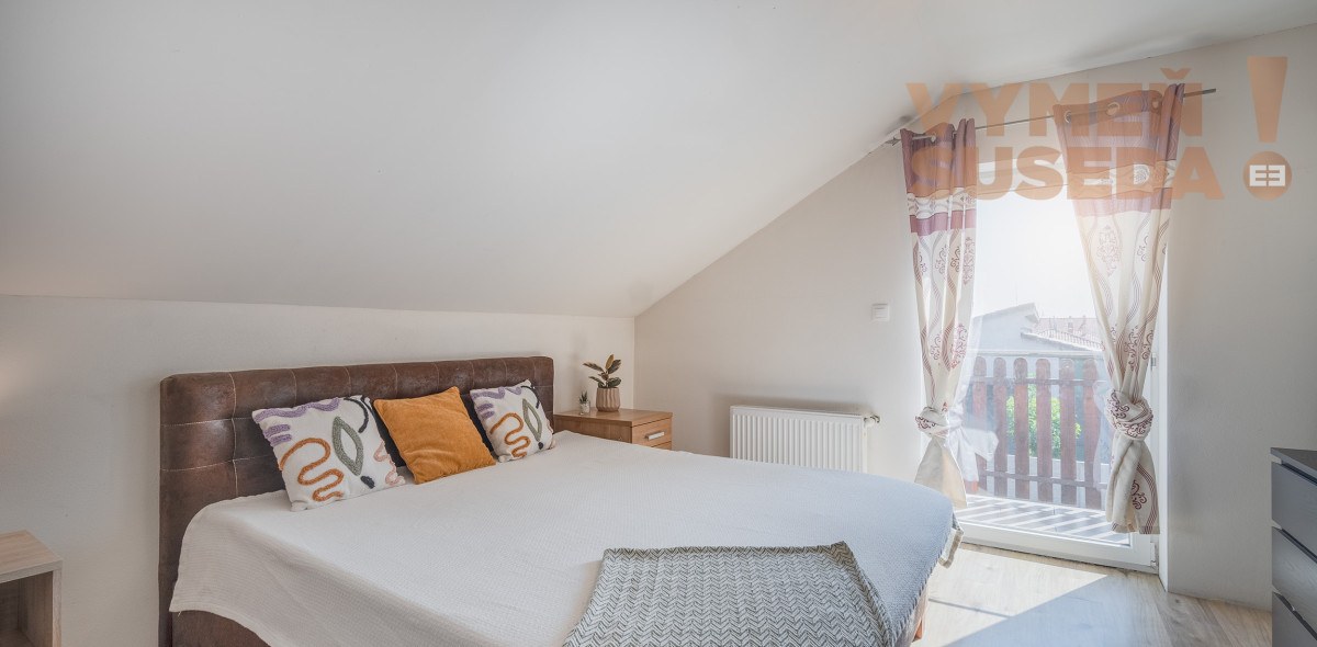 PREDANÉ! – SAMOSTATNÝ 4 IZB. RODINNÝ DOM S KRÁSNYM POZEMKOM, HVIEZDOSLAVOV