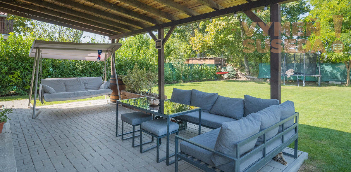 PREDANÉ! – SAMOSTATNÝ 4 IZB. RODINNÝ DOM S KRÁSNYM POZEMKOM, HVIEZDOSLAVOV