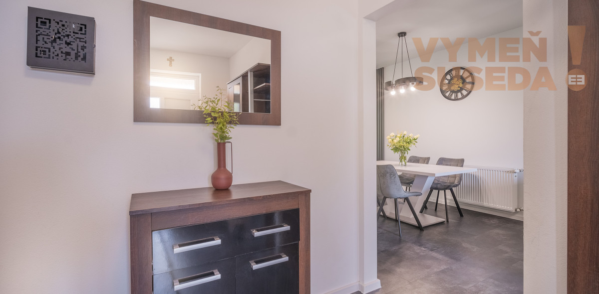 PREDANÉ! – SAMOSTATNÝ 4 IZB. RODINNÝ DOM S KRÁSNYM POZEMKOM, HVIEZDOSLAVOV