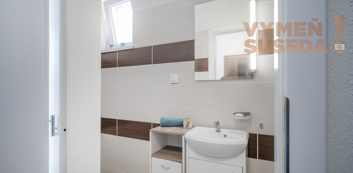 PREDANÉ! – SAMOSTATNÝ 4 IZB. RODINNÝ DOM S KRÁSNYM POZEMKOM, HVIEZDOSLAVOV