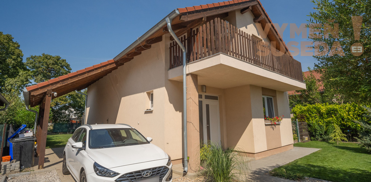 PREDANÉ! – SAMOSTATNÝ 4 IZB. RODINNÝ DOM S KRÁSNYM POZEMKOM, HVIEZDOSLAVOV