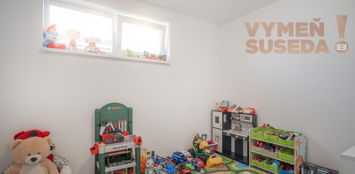 VYMEŇ SUSEDA! – VÝNIMOČNÝ 4 IZB. RD, KOMPLETNE ZARIADENÝ, HVIEZDOSLAVOV