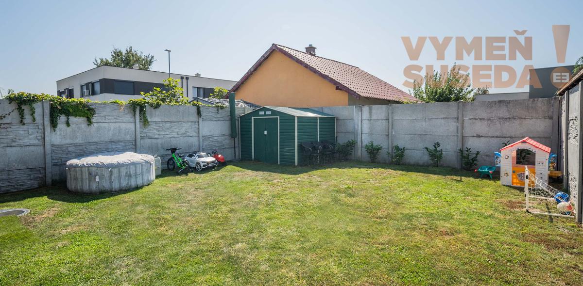 VYMEŇ SUSEDA! – VÝNIMOČNÝ 4 IZB. RD, KOMPLETNE ZARIADENÝ, HVIEZDOSLAVOV