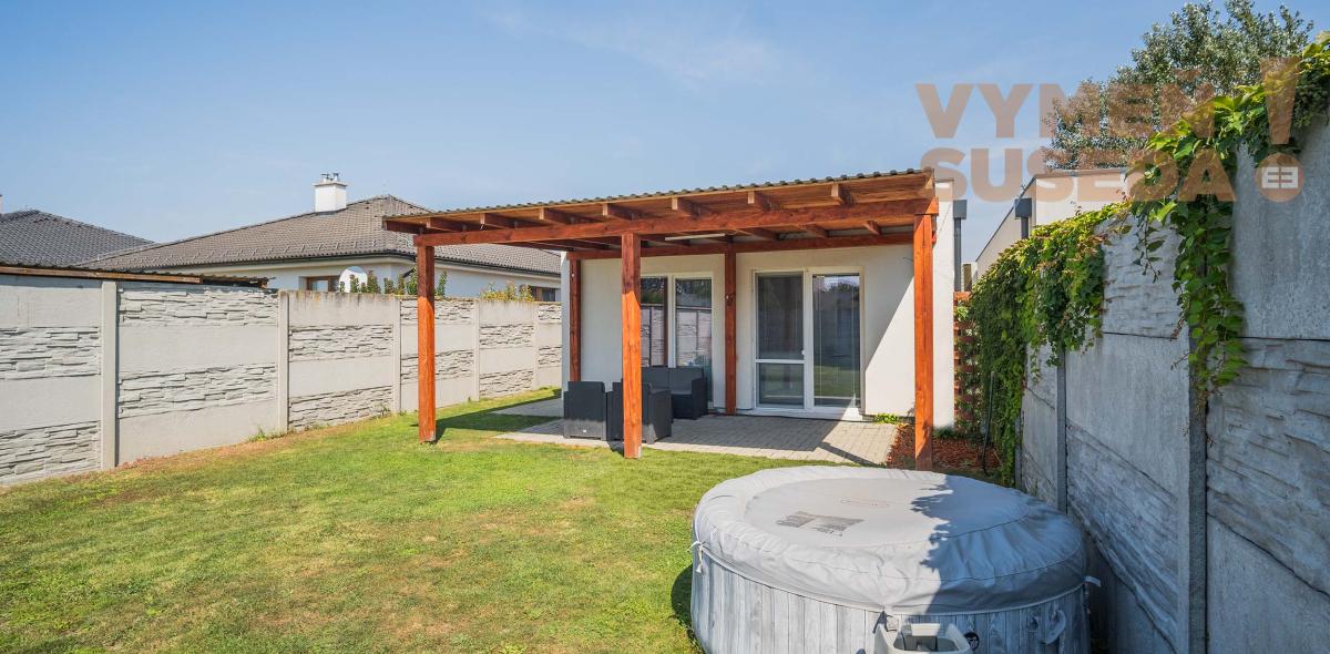 VYMEŇ SUSEDA! – VÝNIMOČNÝ 4 IZB. RD, KOMPLETNE ZARIADENÝ, HVIEZDOSLAVOV