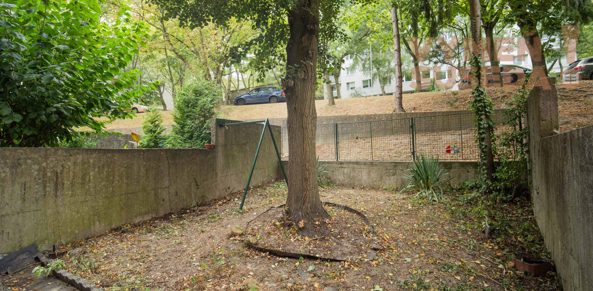 PREDANÉ - Unikátny 1 izb. byt s predzáhradkou a loggiou, top lokalita, Bujnákova ul., BA IV.