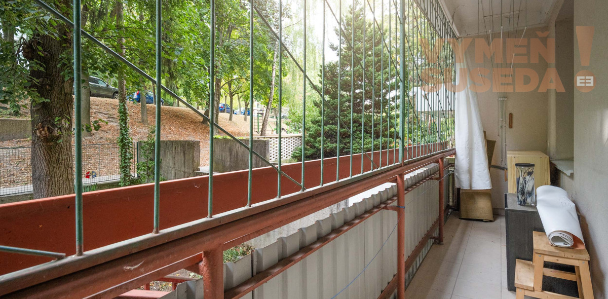 PREDANÉ - Unikátny 1 izb. byt s predzáhradkou a loggiou, top lokalita, Bujnákova ul., BA IV.