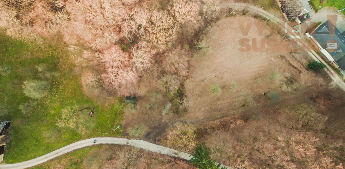 VYMEŇ SUSEDA! - Krásny stavebný pozemok s vlastnou studňou o výmere 3112 m2 v blízkosti mesta Piešťany