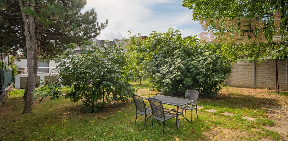 VYMEŇ SUSEDA! – PONÚKAME NA PREDAJ VÝNIMOČNÝ 3 IZB. RD RUŽINOV, PRIEVOZ S KRÁSNYM POZEMKOM 549m2