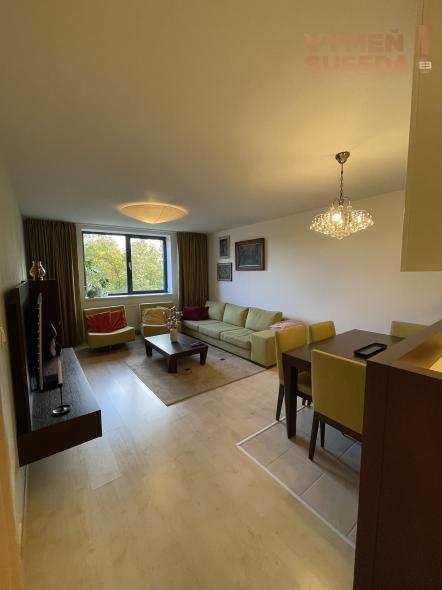 Ponúkame na prenájom priestranný  2-izbový byt s garážovým státím