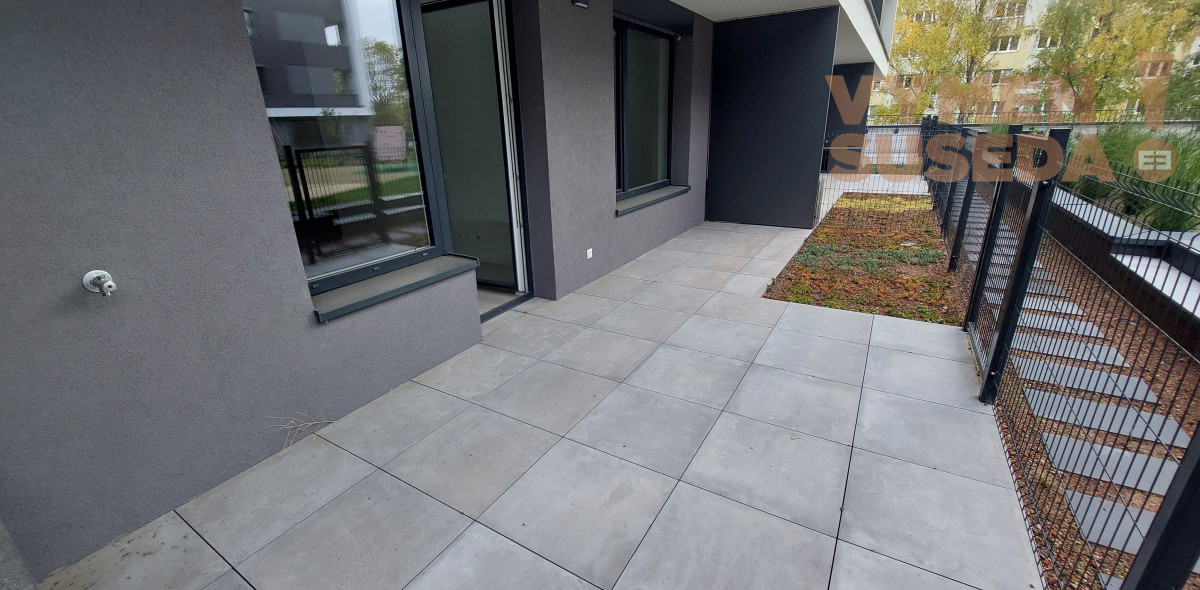 PREDANÉ! – SKOLAUDOVANÝ 2 izb. byt s PREDZÁHRADKOU v TOP lokalite, Košice – Terasa