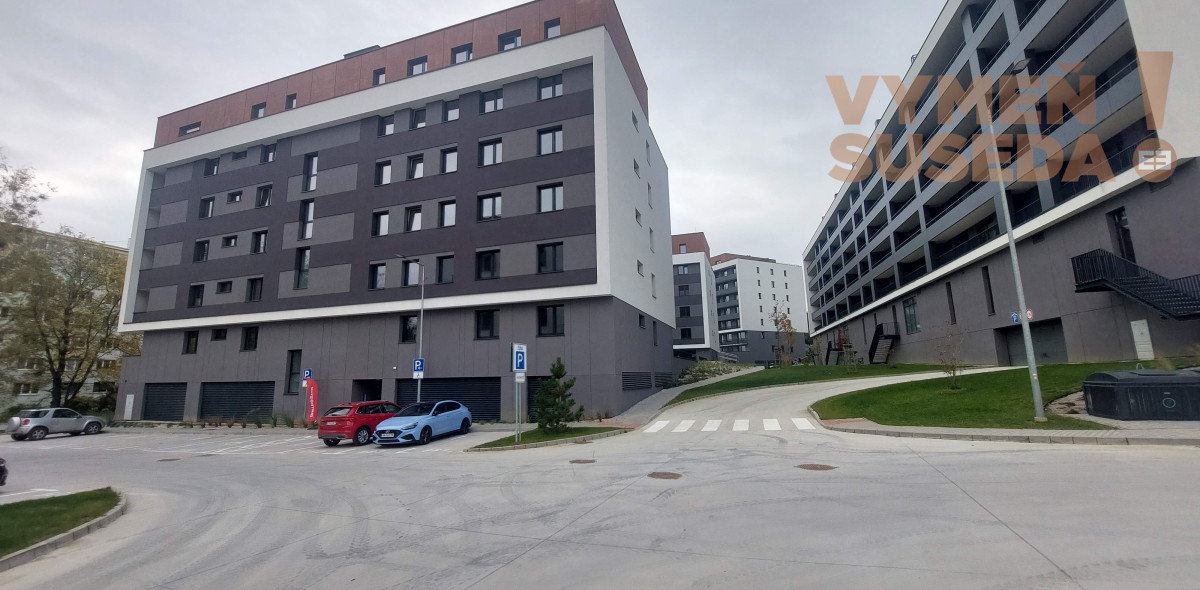 PREDANÉ! – SKOLAUDOVANÝ 2 izb. byt s PREDZÁHRADKOU v TOP lokalite, Košice – Terasa