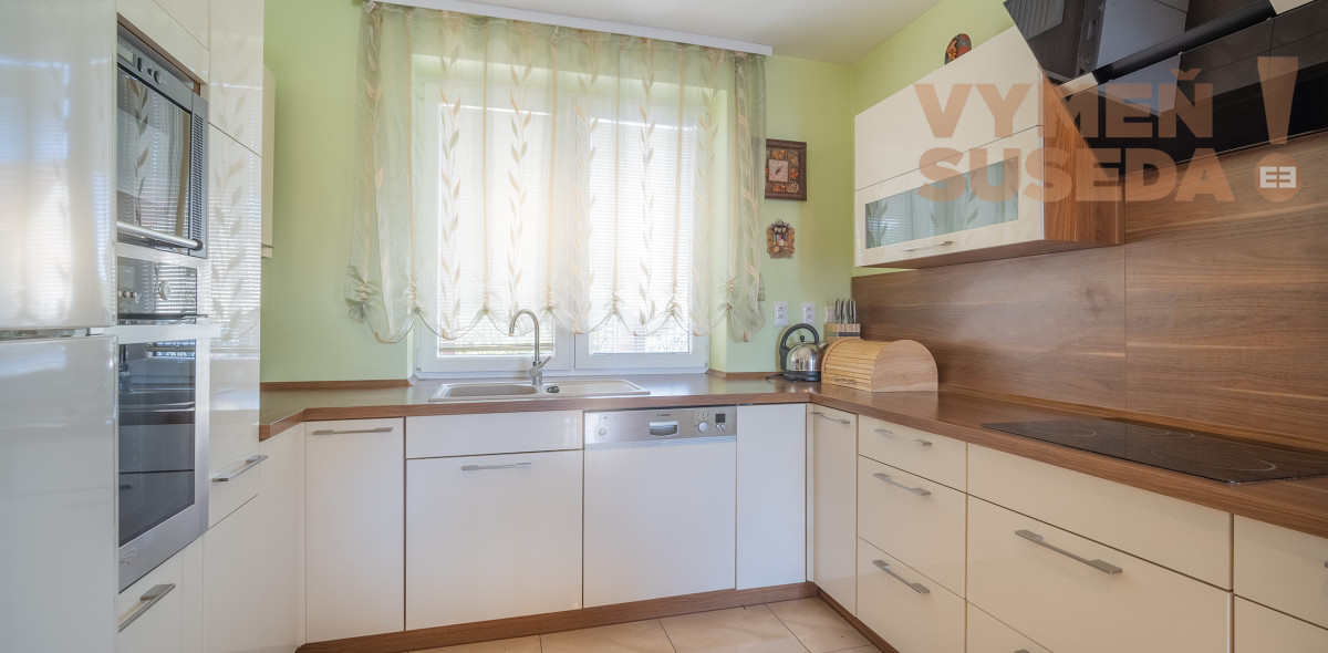 VYMEŇ SUSEDA! – 7 izb. RD s priestranným pozemkom 1414 m2 Horná Potôň