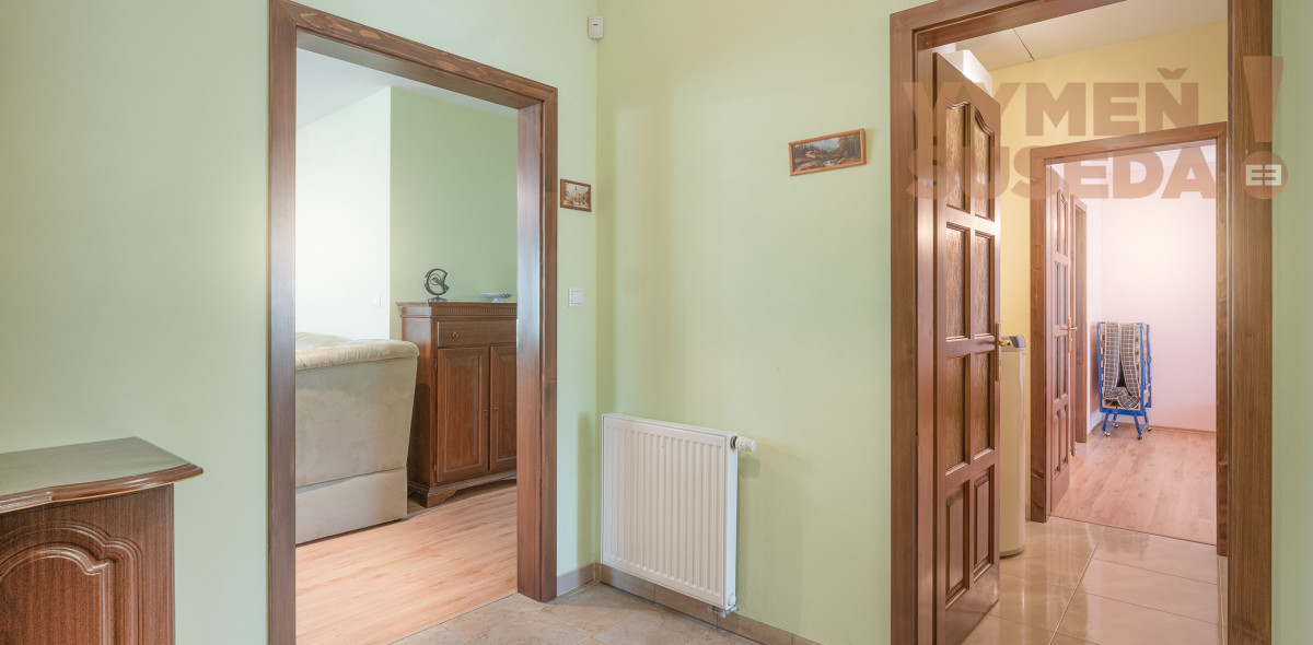 VYMEŇ SUSEDA! – 7 izb. RD s priestranným pozemkom 1414 m2 Horná Potôň