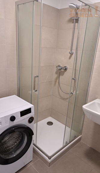 VYMEŇ SUSEDA! NA PRENÁJOM PEKNÁ GARSÓNKA, BAJKALSKÁ UL., BA III. – NOVÝ RUŽINOU ,S VLASTNÝM PARKINGOM