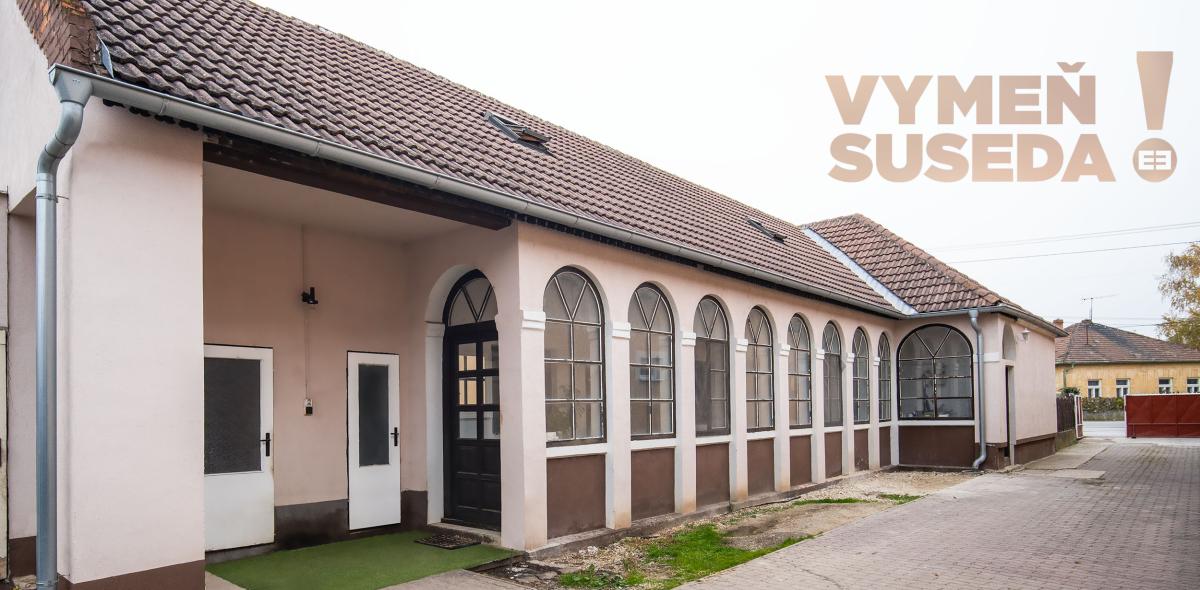 VYMEŇ SUSEDA! – PONÚKAME NA PREDAJ VÝNIMOČNÝ RODINNÝ DOM, S VEĽKÝM POZEMKOM 1235.00m2, BERNOLÁKOVO.