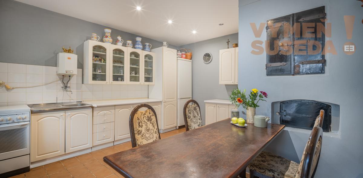 VYMEŇ SUSEDA! – PONÚKAME NA PREDAJ VÝNIMOČNÝ RODINNÝ DOM, S VEĽKÝM POZEMKOM 1235.00m2, BERNOLÁKOVO.