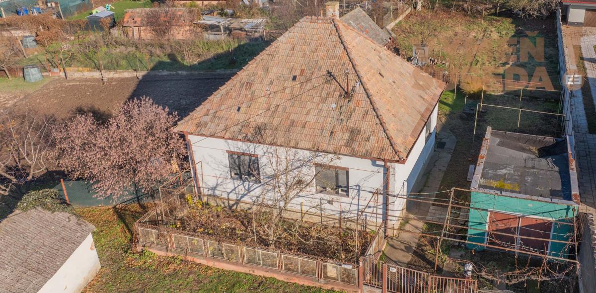 VYMEŇ SUSEDA! - VÝNIMOČNÝ STAVEBNÝ POZEMOK S RODINNÝM DOMOM ŠALGOČKA.