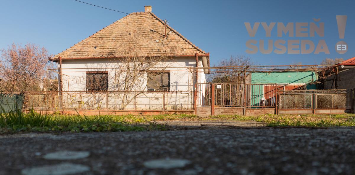 VYMEŇ SUSEDA! - VÝNIMOČNÝ STAVEBNÝ POZEMOK S RODINNÝM DOMOM ŠALGOČKA.