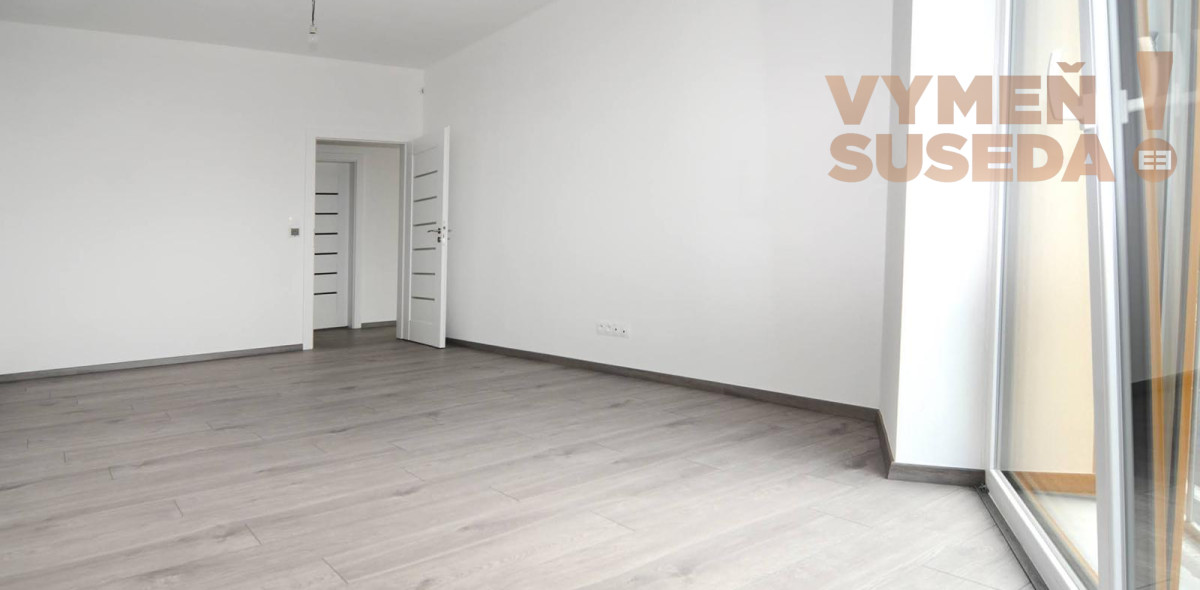 VYMEŇ SUSEDA! - 2 IZB. BYT s balkónom 67.75 m2, zariadená NOVOSTAVBA vo vysokom štandarde, kuchynská linka so spotrebičmi a klimatizácia v cene nehnuteľnosti.