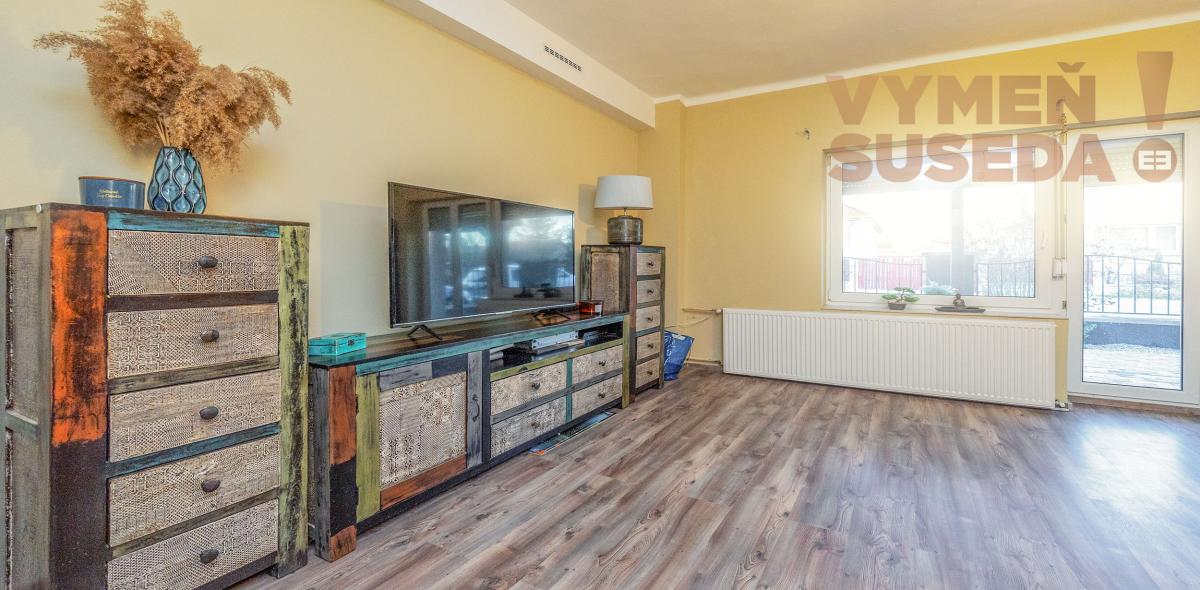 VYMEŇ SUSEDA! - Zrekonštruovaný 6 izb. dom s veľkorysým pozemkom s bazénom a garážou, Hegyeshalom