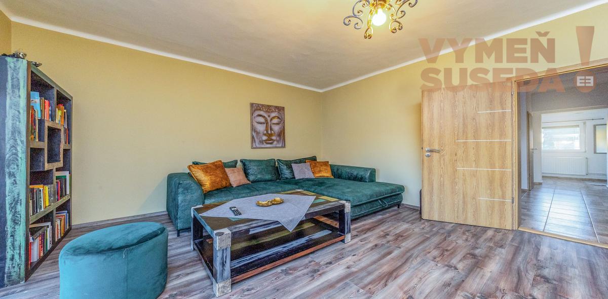 VYMEŇ SUSEDA! - Zrekonštruovaný 6 izb. dom s veľkorysým pozemkom s bazénom a garážou, Hegyeshalom