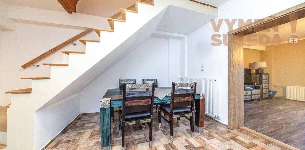 VYMEŇ SUSEDA! - Zrekonštruovaný 6 izb. dom s veľkorysým pozemkom s bazénom a garážou, Hegyeshalom