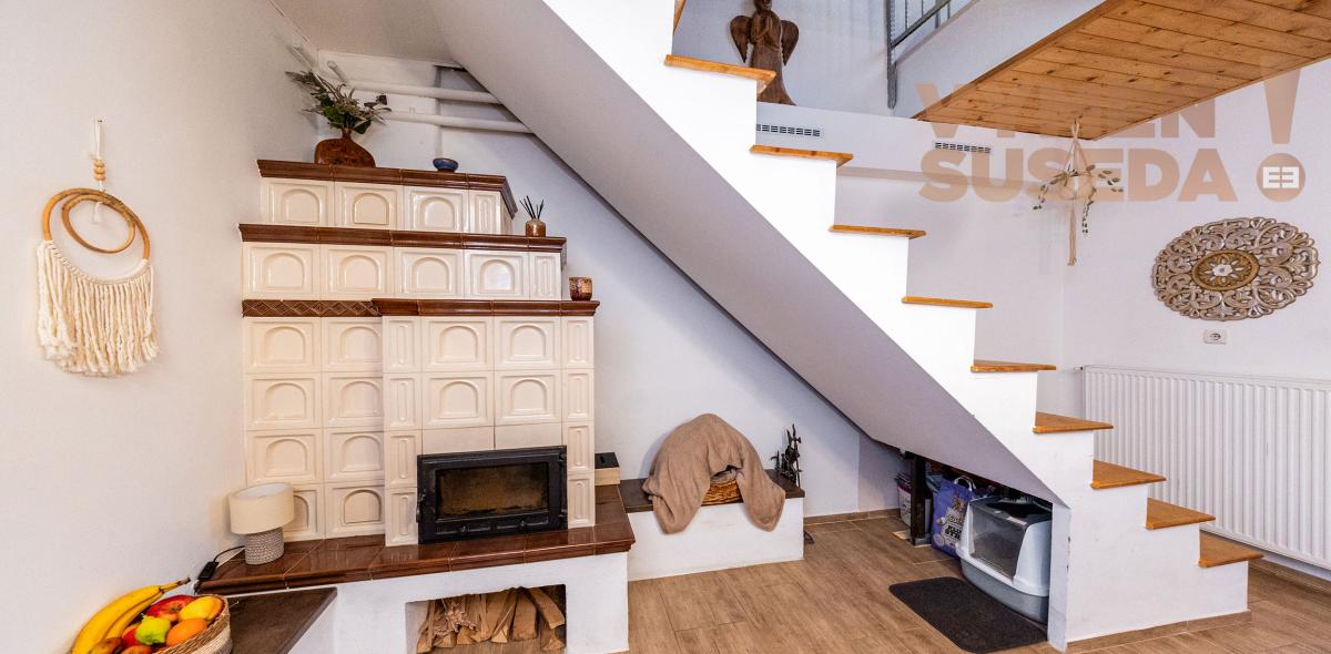 VYMEŇ SUSEDA! - Zrekonštruovaný 6 izb. dom s veľkorysým pozemkom s bazénom a garážou, Hegyeshalom