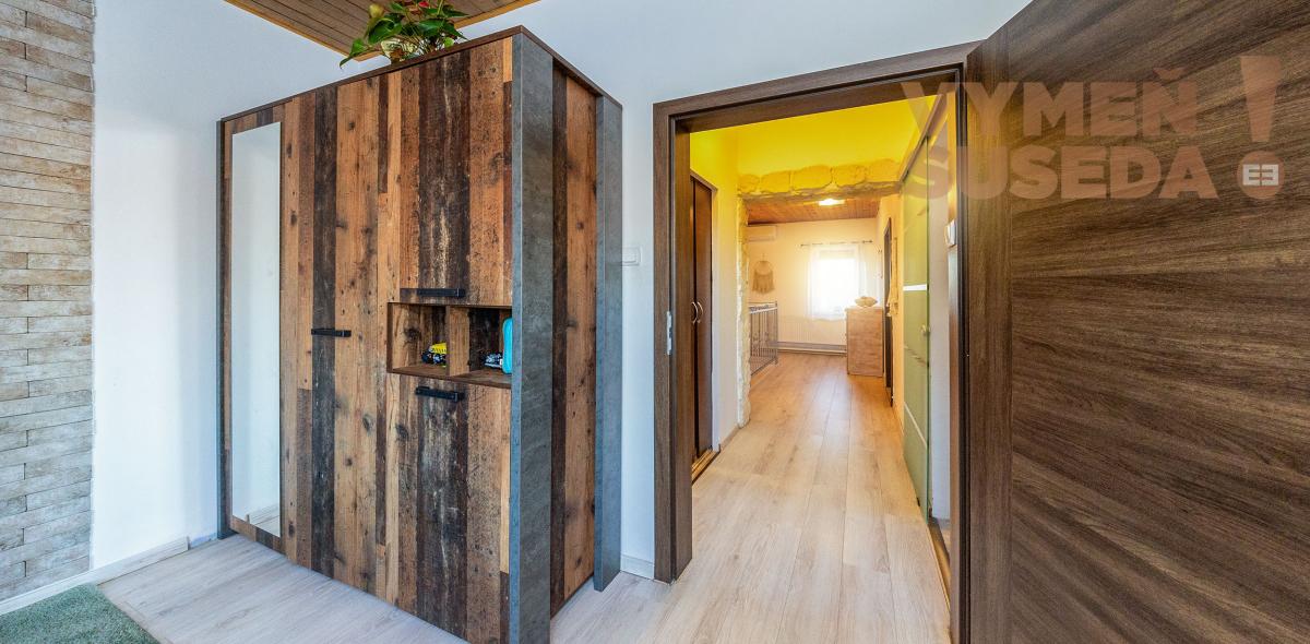 VYMEŇ SUSEDA! - Zrekonštruovaný 6 izb. dom s veľkorysým pozemkom s bazénom a garážou, Hegyeshalom