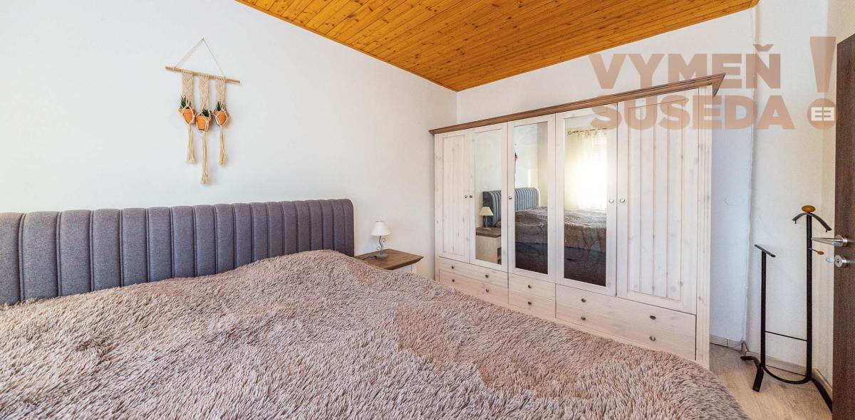 VYMEŇ SUSEDA! - Zrekonštruovaný 6 izb. dom s veľkorysým pozemkom s bazénom a garážou, Hegyeshalom