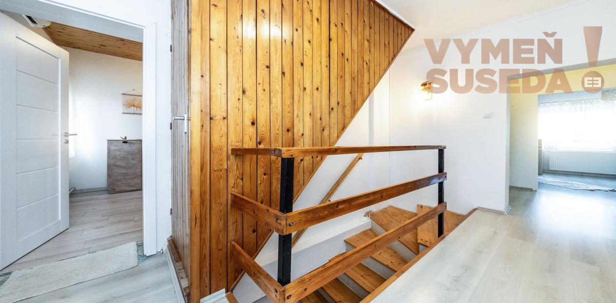 VYMEŇ SUSEDA! - Zrekonštruovaný 6 izb. dom s veľkorysým pozemkom s bazénom a garážou, Hegyeshalom