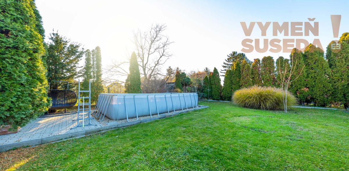 VYMEŇ SUSEDA! - Zrekonštruovaný 6 izb. dom s veľkorysým pozemkom s bazénom a garážou, Hegyeshalom