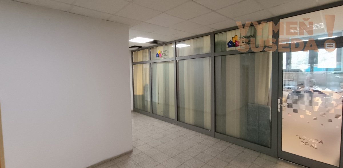 PRENAJATÉ -  Na  prenájom obchodný priestor 52 m2 ,  Račianske Mýto, BA III