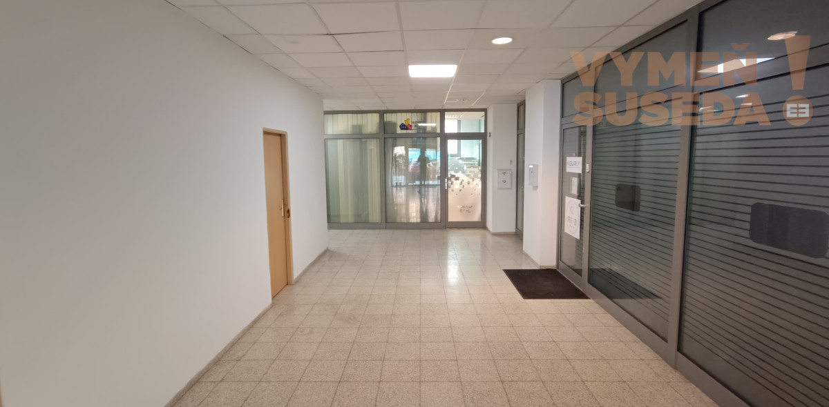 PRENAJATÉ -  Na  prenájom obchodný priestor 52 m2 ,  Račianske Mýto, BA III