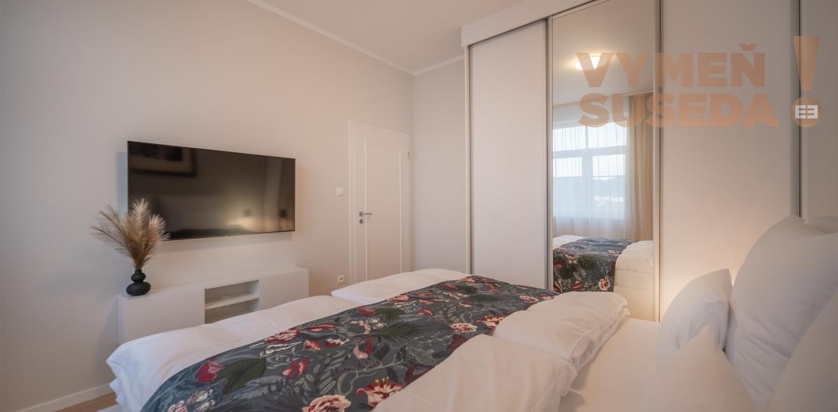 VYMEŇ SUSEDA! – 3 spálňový luxusný apartmán s terasou 163m2 v komplexe OPERA, Turčianske Teplice.