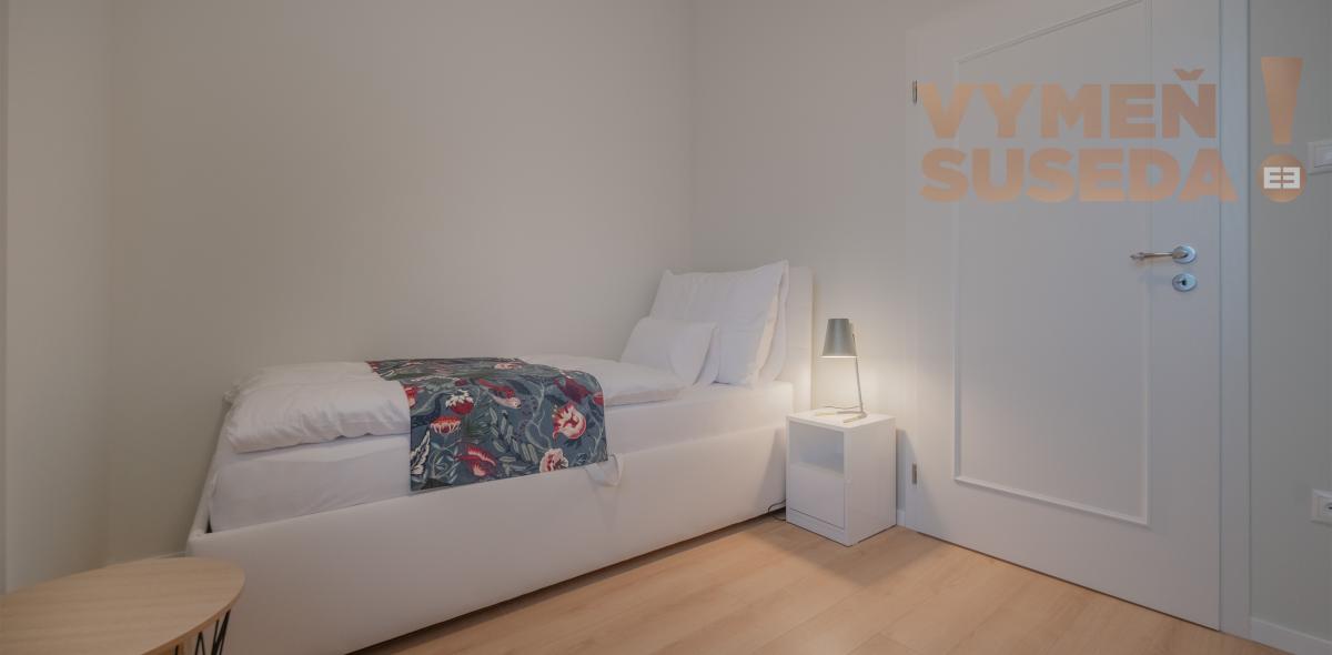 VYMEŇ SUSEDA! – 3 spálňový luxusný apartmán s terasou 163m2 v komplexe OPERA, Turčianske Teplice.