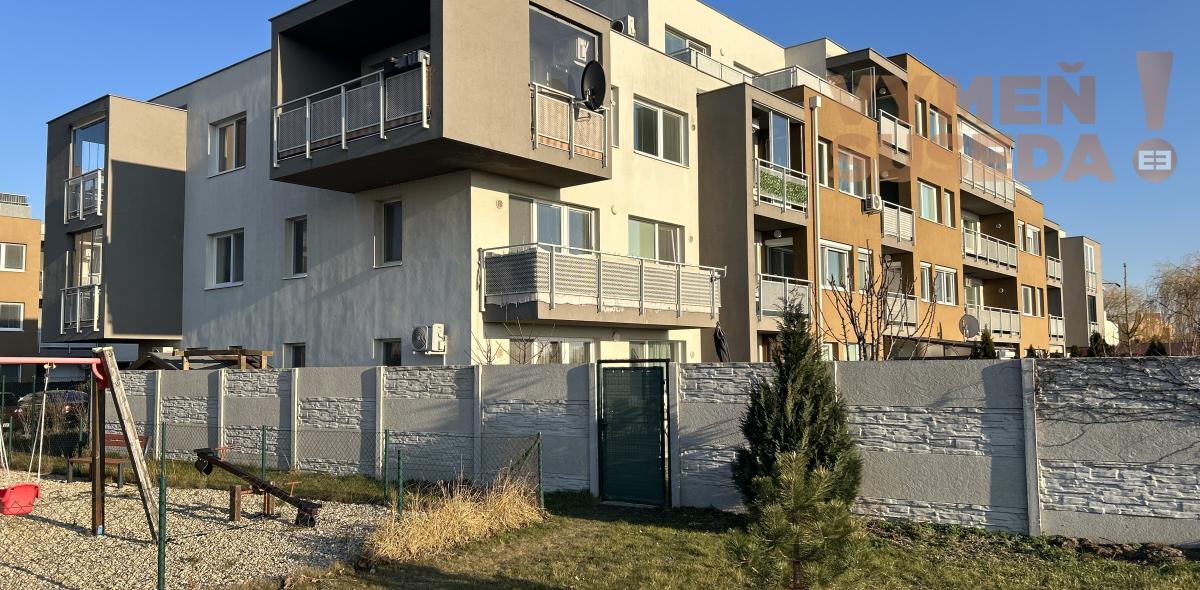 VYMEŇ SUSEDA! - Prenájom 2 izb. slnečného bytu s balkónom, parkingom a pivničnou kobkou.